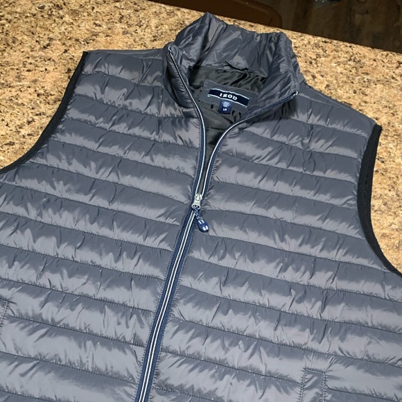 NWOT Izod Puffer Vest Large Gray & Black - Picture 3 of 5
